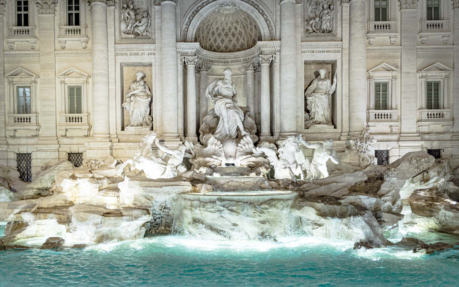fontana-di-trevi-notte